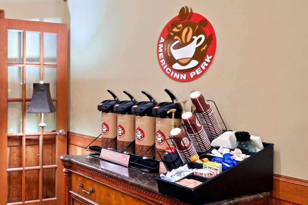 Rodeway Inn Hesston Bagian luar foto